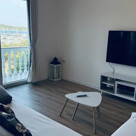 Anica Apartment