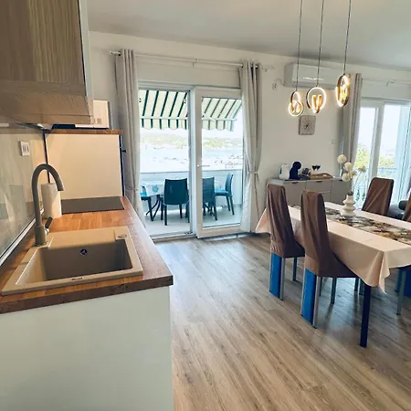 Apartament Anica