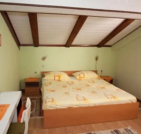 Anica Apartment *